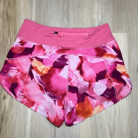 Athleta Run With It 3.5” Shorts Women’s | Painted Energy Pink Running Activewear - Picture 4 of 7